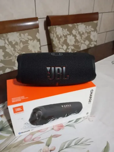 Vendo JBL Charge 5 com Bluetooth Nova