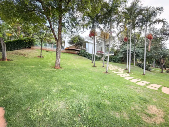 Casa em condomínio com 04 suítes, 564m² à venda no Residencial Aldeia do Vale - Goiânia -