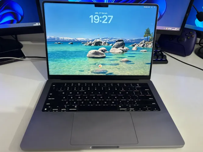 MacBook m2 pro 16gb ram 512gb