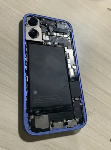 iPhone 16 Azul para retirada de peças