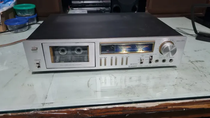 Um tap deck da Pioneer 