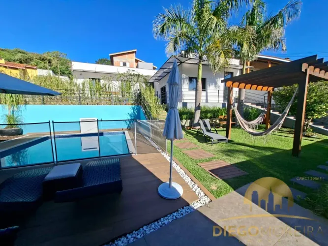 Casa à venda em condomínio fechado Excelente oportunidade em Atibaia