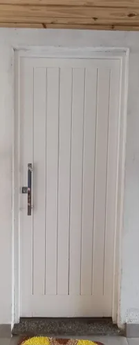 Porta de corre madeira Maciça 0,80X2,10 acompanha fechadura e puxador