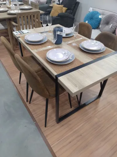 Mesa para sala ou cozinha
