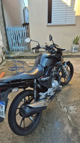Moto extra em ótimo estado de conservação, abaixo da tabela fipe