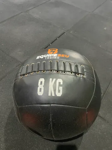 Wall ball treinamento funcional