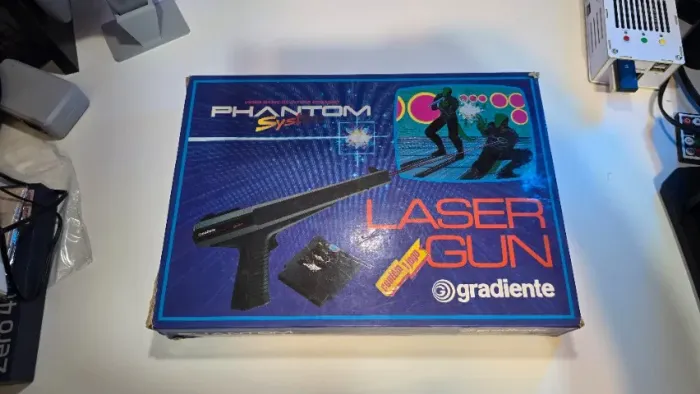 Pistola Laser Gun de Phantom System Gradiente na caixa - também funciona em Top/Turbo Game