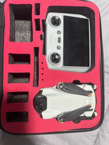 DJI Mini 3 com case e cartão de memória