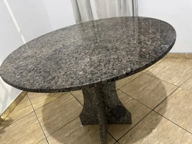 Mesa de Granito Redonda