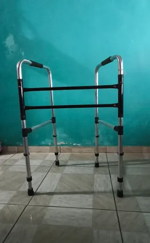 Andador Idoso Dobrável Articulado Alumínio 120kg Altura Ajustável