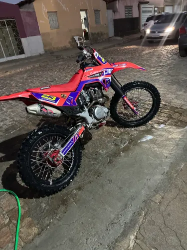 Vende-se CRF 230F