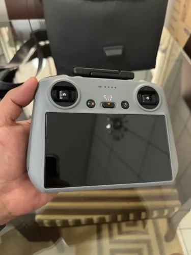 CONTROLE COM TELA DJI RC2 - IMPECÁVEL 