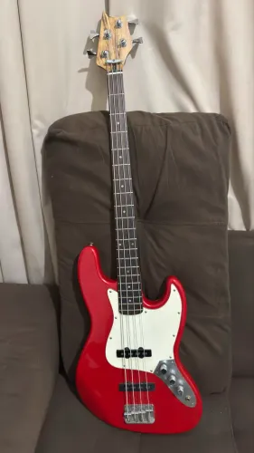Baixo Peavey tunado