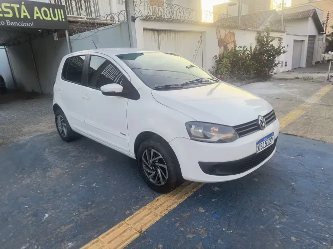 Volkswagen Fox 1.6 MI I Motion Total Flex 8V 5P 2013