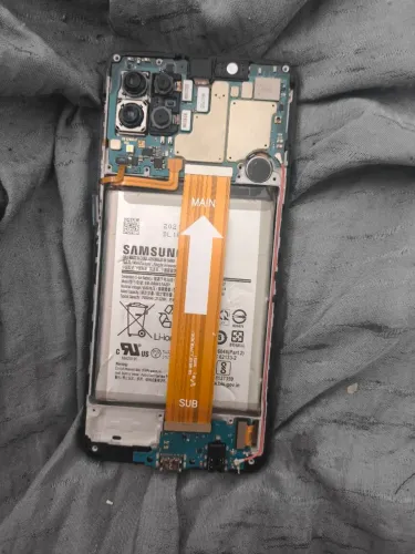 Celular para retirar peças m62 a placa mãe não funciona