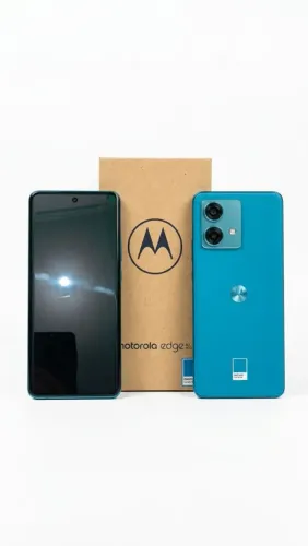 Motorola Edge 40 neo, 5g, 256/8gb de ram (+8gb ram boost), IP68 - Usado