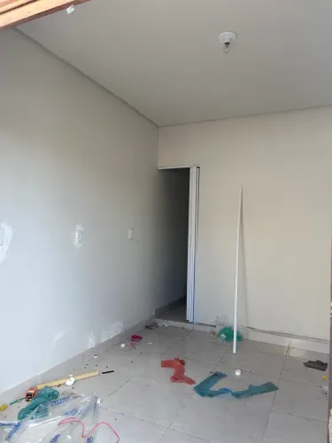 Aluga-se ponto para comércio