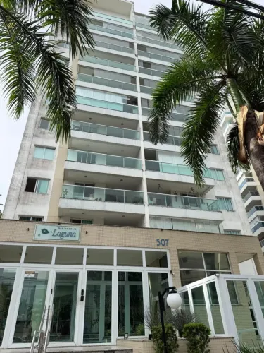 Apartamento a venda em Alphaville 1 com 2 quartos dependência e andar alto no Laguna