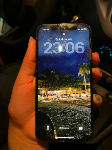 iPhone 12 pro, tela e traseira quebrada 