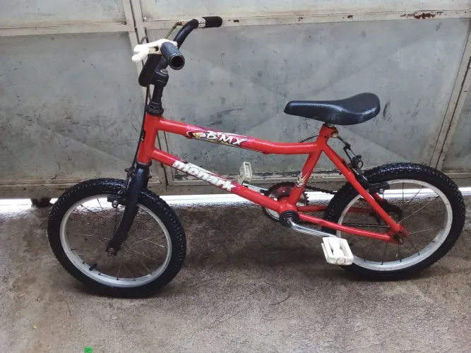 VENDO BICICLETA ANTIGA INFANTIL 