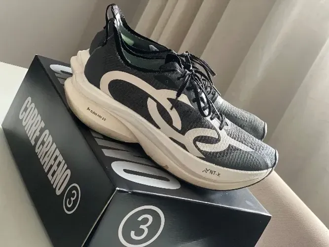 Tênis de Corrida com placa de grafeno