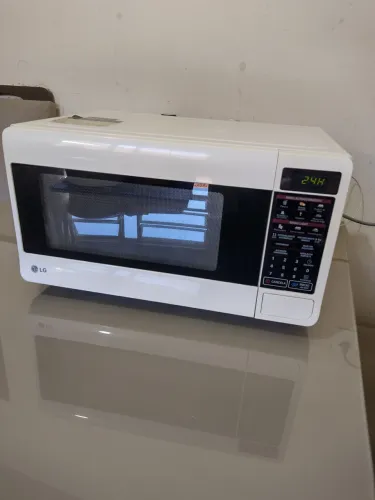 Microondas LG 30 litros, funcionando perfeitamente.