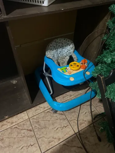Vende-se andador usado 2 vez esta novo