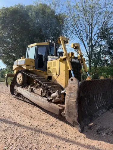 TRATOR DE ESTEIRA CATERPILLAR D6R
