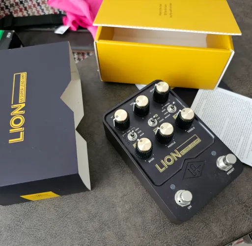 Pedal para guitarra UAFX LION