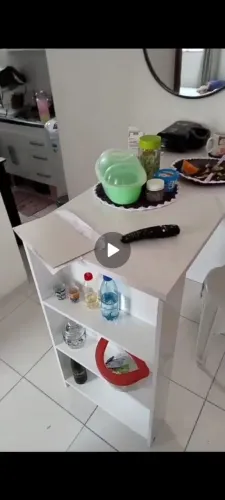 Bancada de cozinhaa / mesa branca