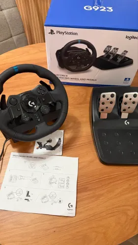 Volante Logitech G923 TrueForce - Completo e em ótimo estado