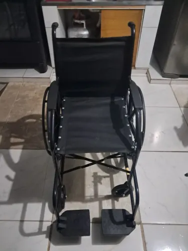 Cadeira de rodas em perfeito estado