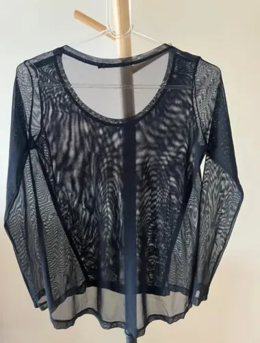 Camisa de tule marca Agatha