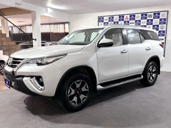 Toyota Hilux SW4 SRX Diamo. 4X4 2.8 TB DIE AUT 2019