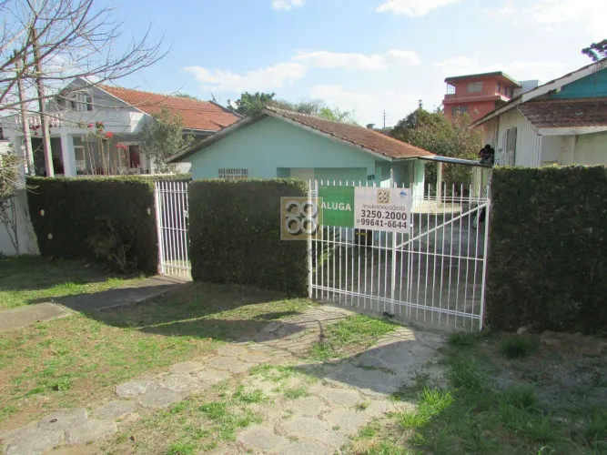 Casa de Alvenaria - R Doutor Alceu Amaral Ferreira, 189 - Bom Retiro - Curitiba - PR
