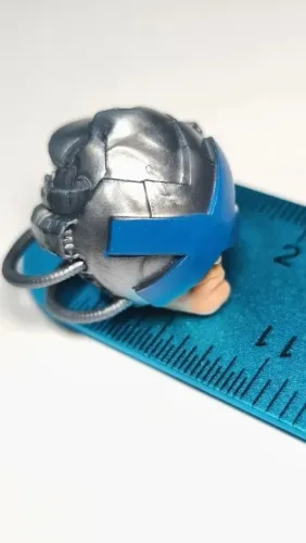 Marvel Legends - cabeça Professor Charles Xavier com capacete Cérebro - altura 2 cm