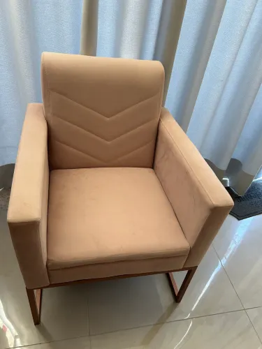 Vendo duas poltronas estofadas 