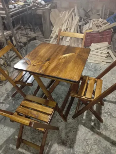Jogo de mesa dobrável