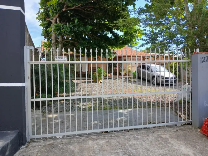 Casa pre fabricada com terreno amplo