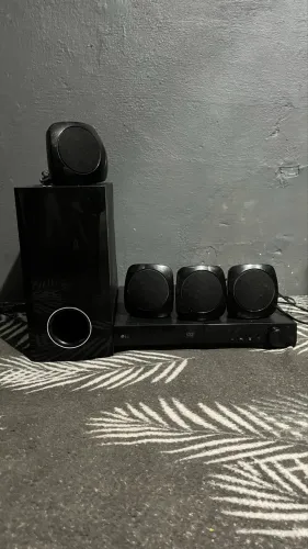 Home Theater LG em ótimo estado de funcionamento