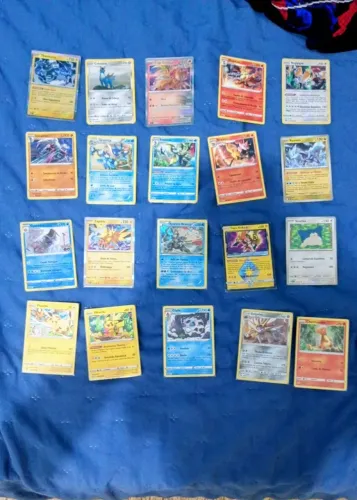 Lote 23 Cartas Pokémon Originais Raras + Holo - Com Sleeves Protetoras