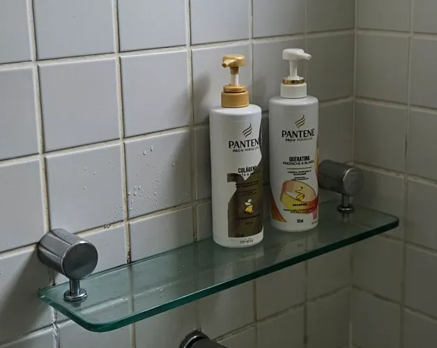 Prateleira Deca (inox e vidro)