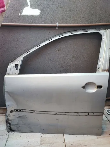 Porta dianteira original, polo ano 2012 modelo 2013