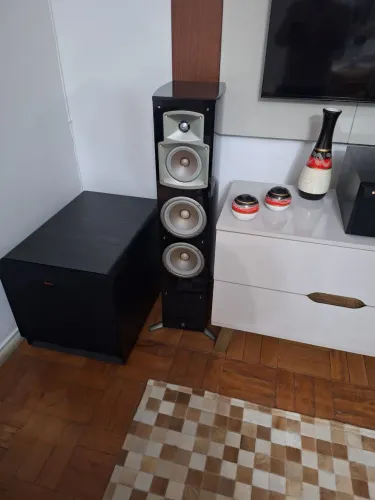 Caixas torre yamaha ns  modelo  ns 555