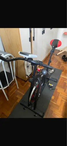 Bicicleta Ergométrica Para Spinning Mecanica 6kg PACE2000 Odin Fit Cor Preto/Vermelho
