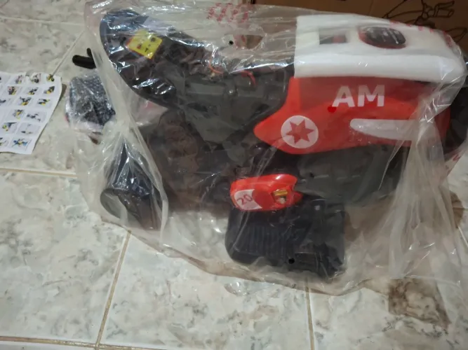 Moto elétrica pequena para crianças apartir de 3 anos