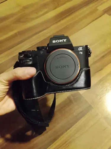 câmera Sony Alpha 7II FULL FRAME (tenho acessórios)