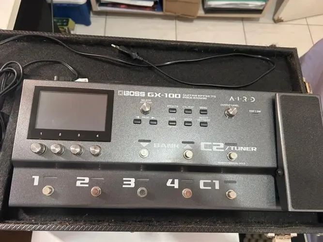 Boss GX-100 (usada)