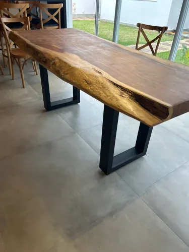 Mesa madeira maciça 2x0,9m - perfeita