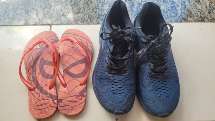 Tênis e havaiana n36